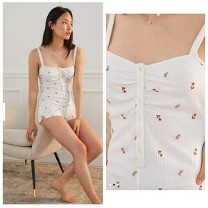 Anthropologie Embroidered Lounge Floral‎ Romper Sz M Relaxed Fit Pajama